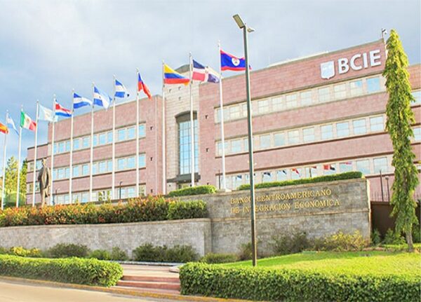 Costa Rica país con mayor financiamiento en la historia del BCIE