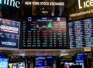 Bolsas mundiales optimistas tras estancamiento del dólar