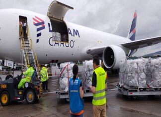 Grupo LATAM transporta toneladas de ayuda humanitaria a Panamá
