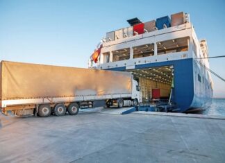 Panamá concreta el envío de 650 vehículos al Puerto Paracas