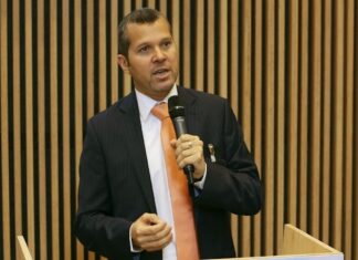 Panameño Arsenio Domínguez elegido nuevo secretario general de la OMI