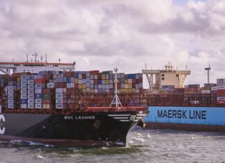 Dominio de las 10 principales navieras en el transporte marítimo global