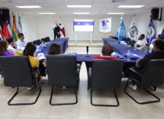 Autoridad Marítima de Panamá recibe a empresarios logísticos de Colombia