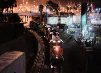 Puerto de Long Beach refuerza su logística con megaproyecto ferroviario