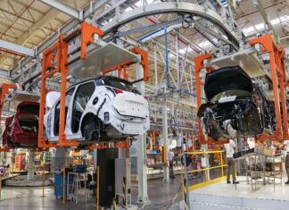 Gigante automotriz anuncia drásticas medidas ante caída en ventas