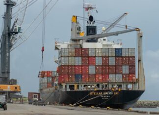 Costa Rica recibe ayuda de panamá ante colapso del Puerto Caldera