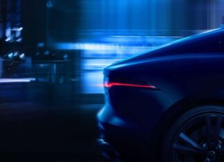 Empresas líderes de la industria automotriz suspenden envíos de autos a Estados Unidos