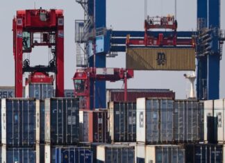 EAU y país latinoamericano sellan acuerdo comercial para diversificar exportaciones