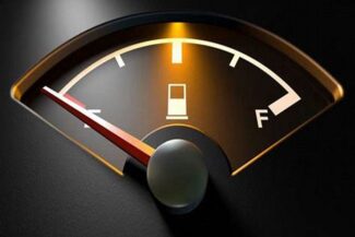 Europa sin respiro: tensión en Ormuz posterga caída en los precios de los carburantes