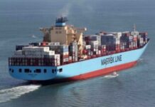 Maersk registra fuerte caída de beneficios y mira con cautela a Ormuz