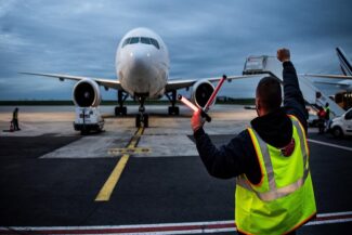 Aeropuertos saturados ponen presión al crecimiento aéreo en América Latina