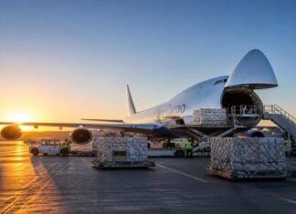 Carga aérea global inicia julio con leve caída en volúmenes y tarifas