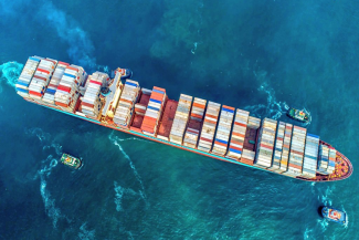 Navieras reconfiguran sus estrategias mientras el mercado marítimo entra en fase defensiva