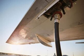 El combustible que busca cambiar el rumbo ambiental de la aviación mundial